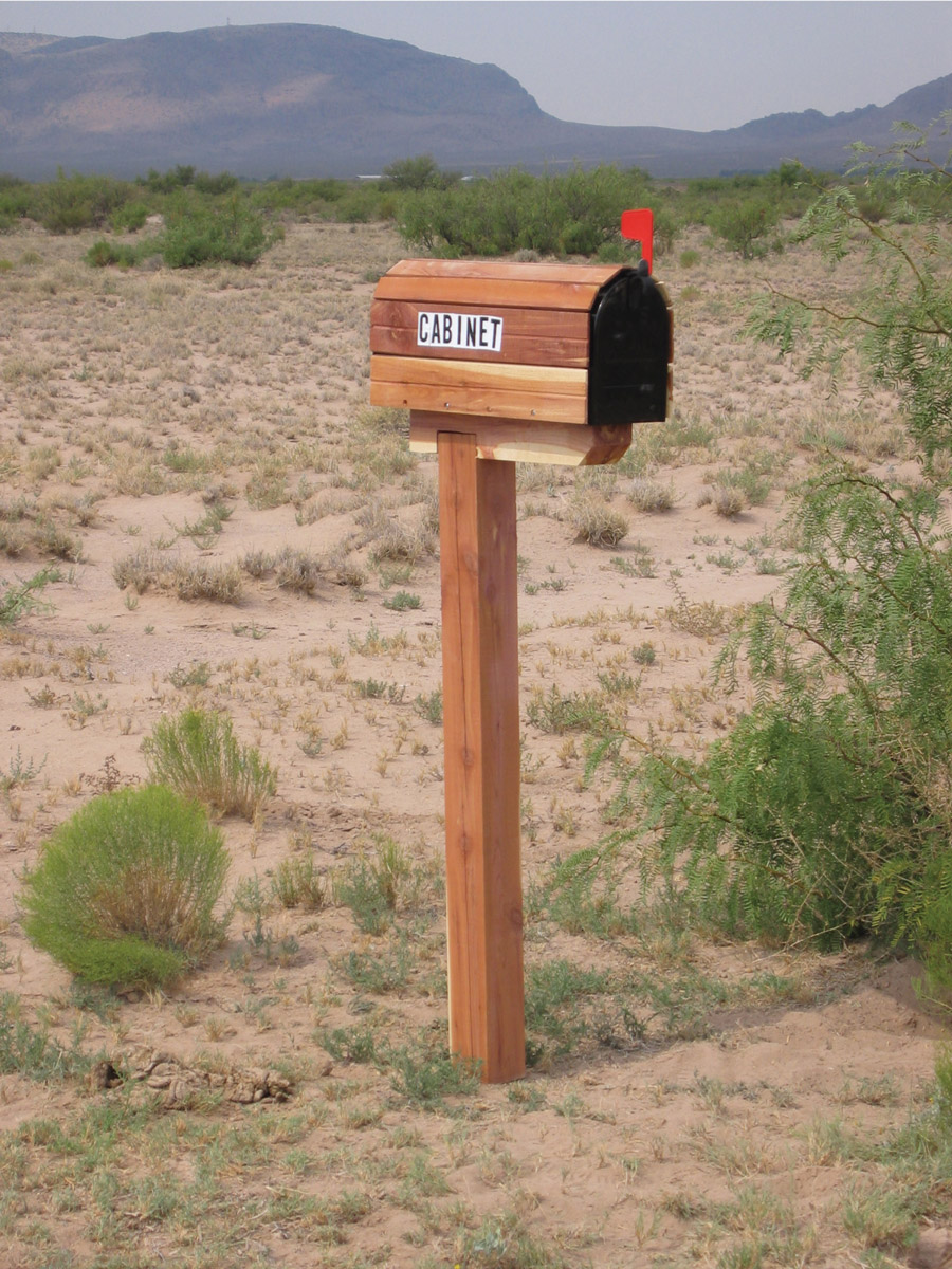 A photograph of the Cabinetlandia mailbox, Deming, New Mexico.