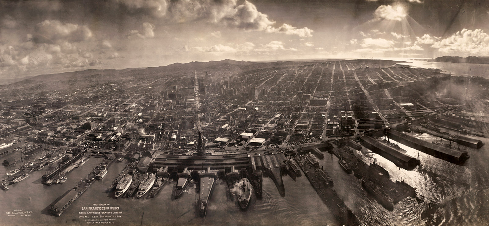 A 1906 panoramic photo by George R. Lawrence which shows San Francisco in ruins after the fire of the same year. 
