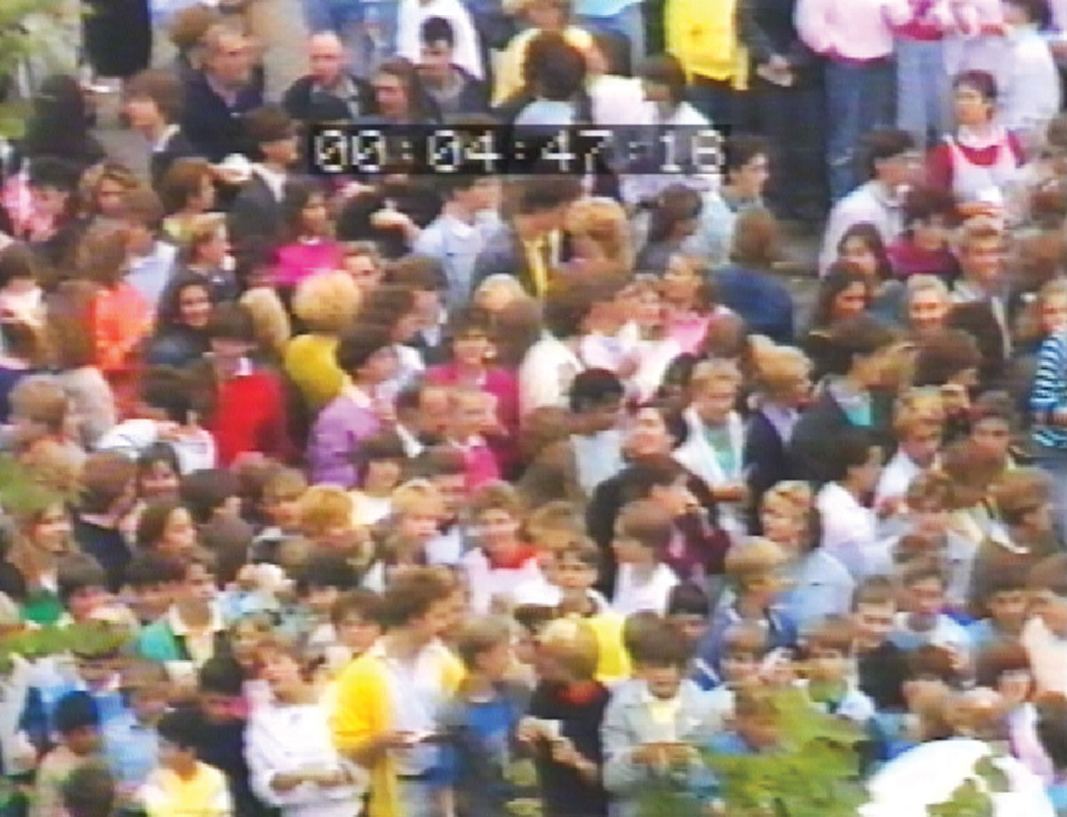 1986 video still from Frankfurt TV’s unbroadcast coverage of children reading sections of Achim Wollscheid’s Ulysses.