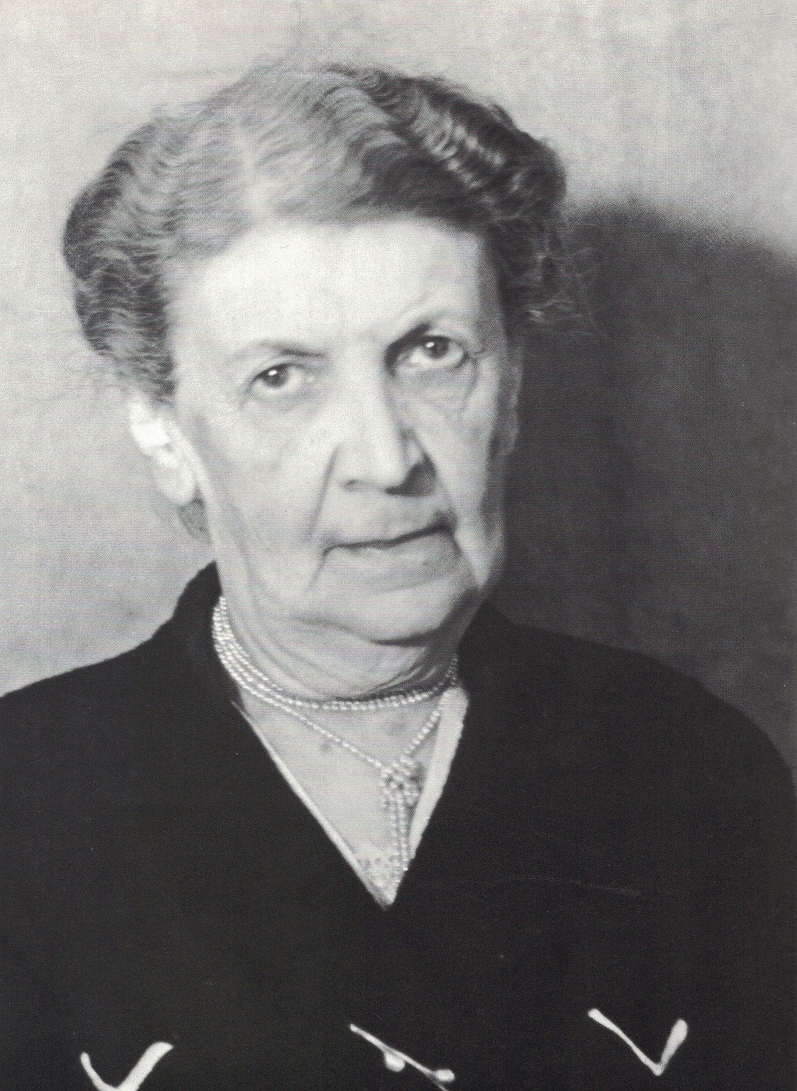 A photographic portrait of Martha Freud.