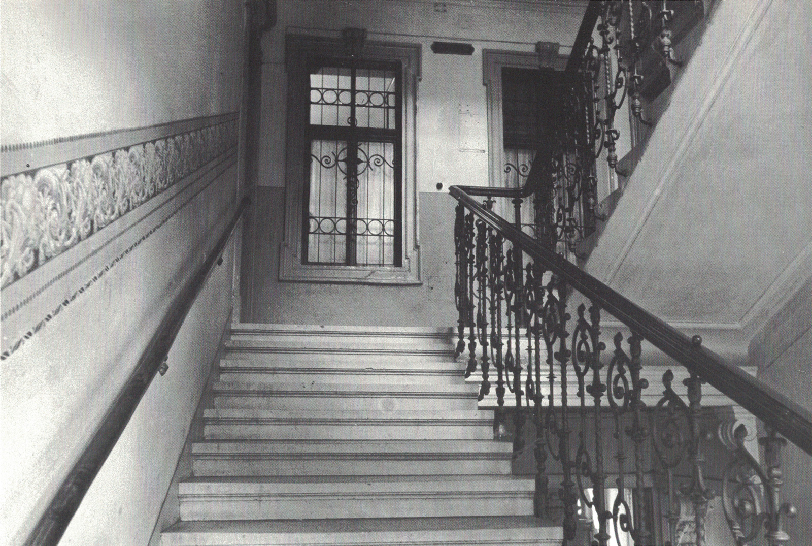 A photograph of the staircase leading upward to the Freud apartment.