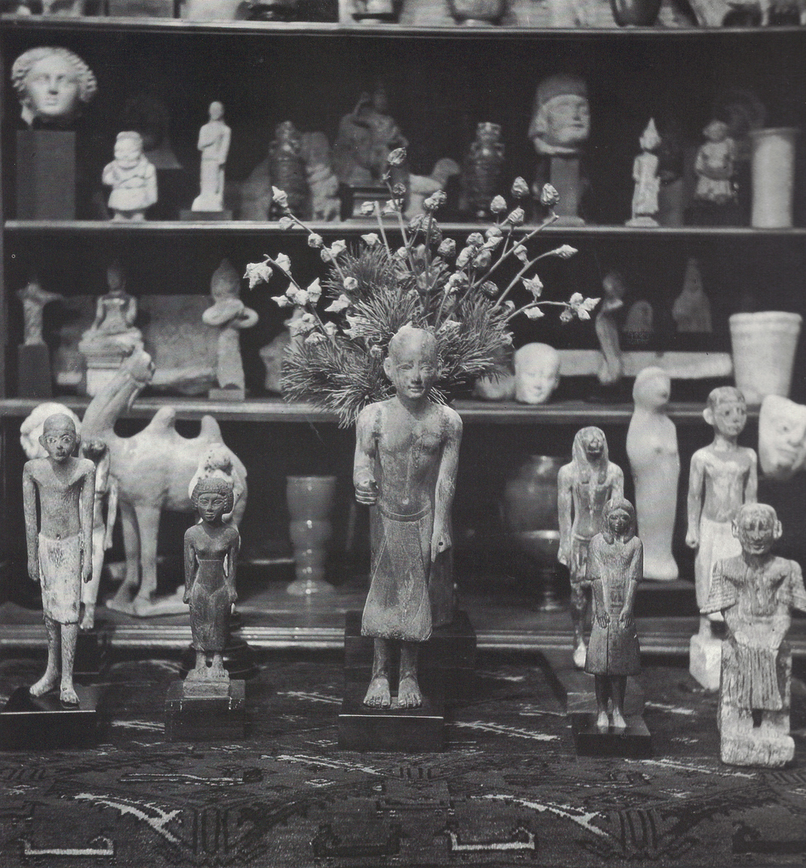 A photograph of antiquities in Freud’s consulting room.